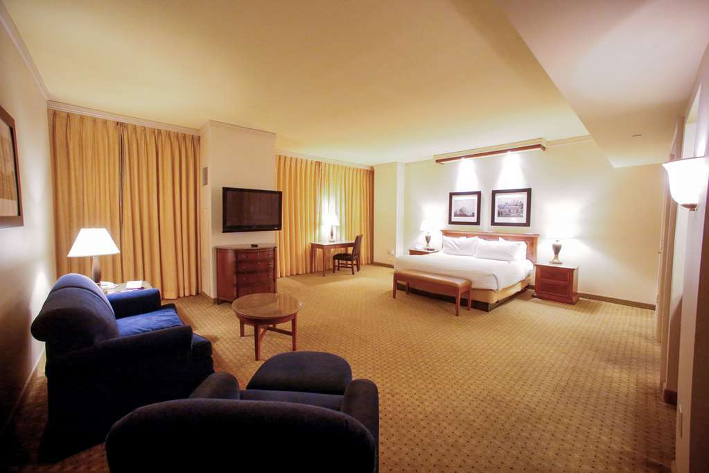 Harrahs N.Kc Casino Hotel North Kansas City Room photo